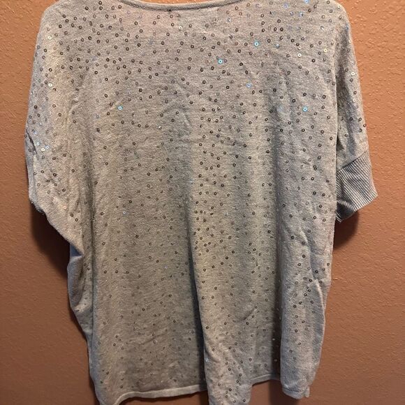 Jennifer Lopez grey sequined top - Picture 2 of 6